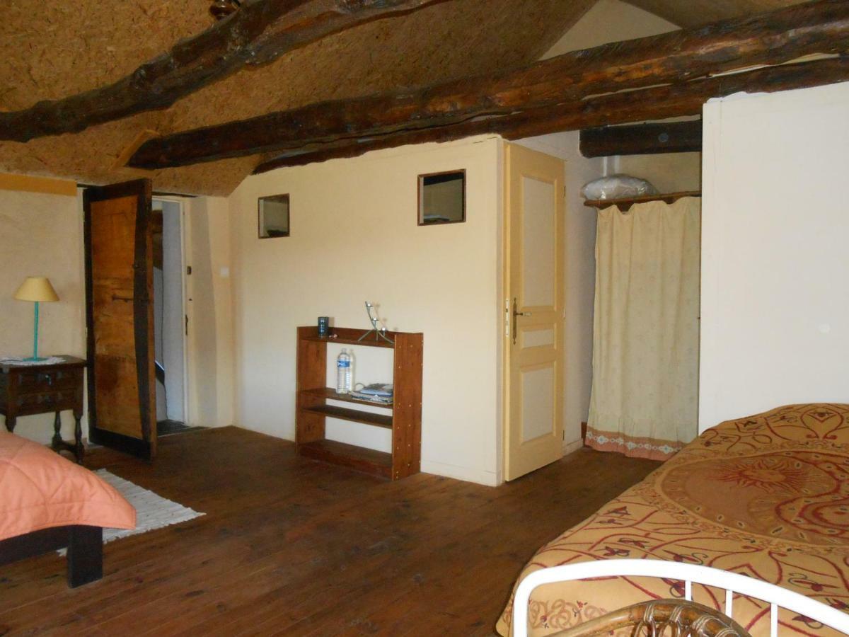 Chambre D'Hotes Des Monts Saint-Izaire Exterior foto